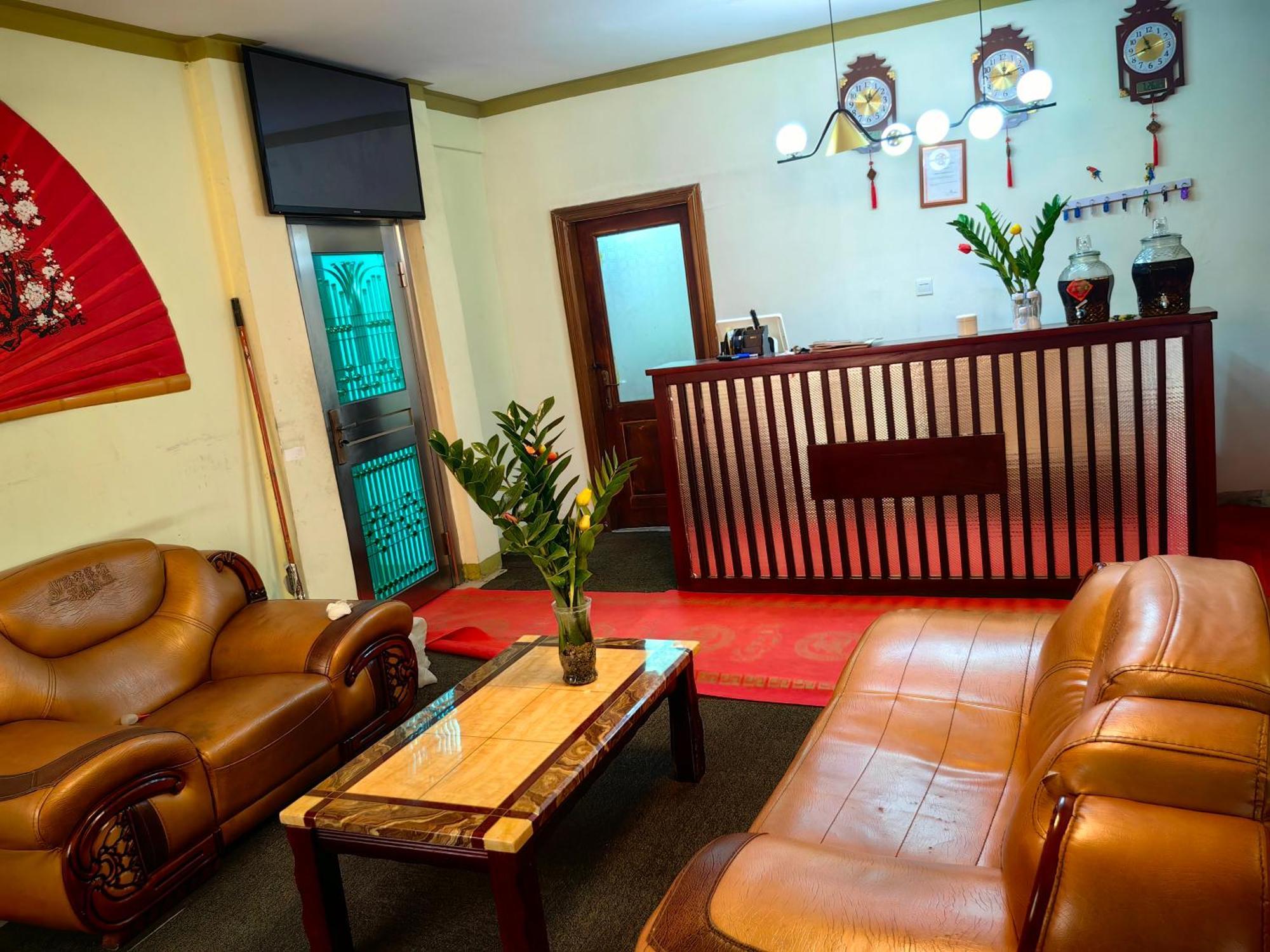 Hongyuanprimierhotel อักกรา ภายนอก รูปภาพ