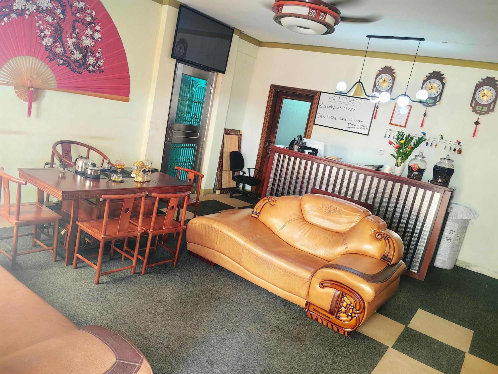 Hongyuanprimierhotel อักกรา ภายนอก รูปภาพ